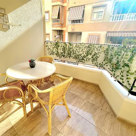 With Two Bedrooms, And Spacious Balcony Apartamento