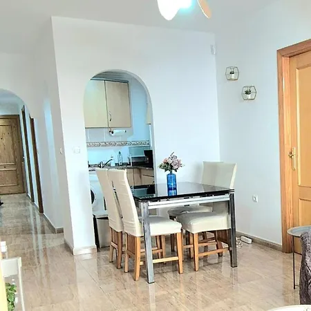 With Two Bedrooms, And Spacious Balcony Apartament Torrevieja